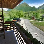 Over The River Ferienhaus Bovec