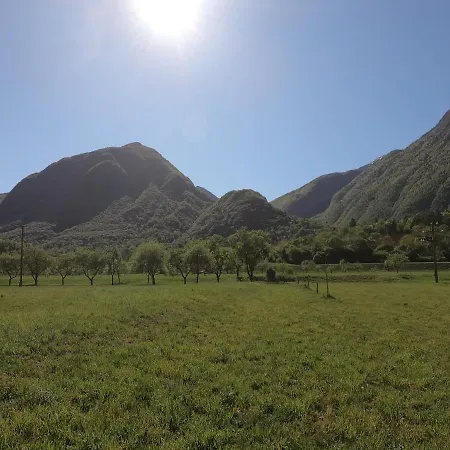 Tatil Evi Over The River