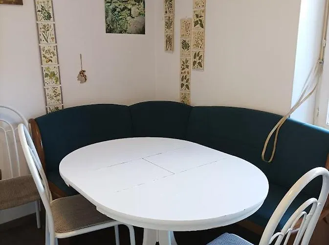 Holiday Over The River بيت للعطل بوويتش