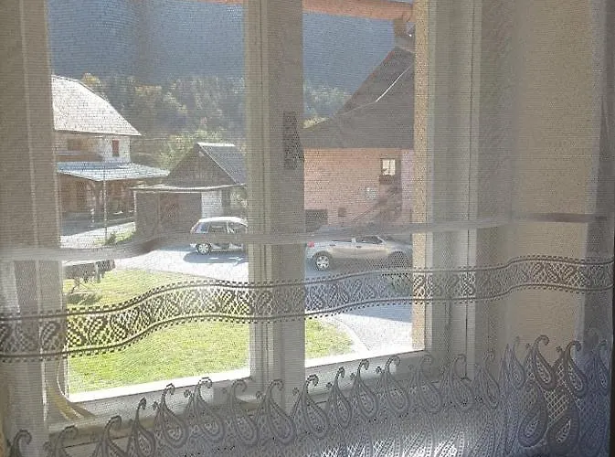 Holiday Over The River * بوويتش