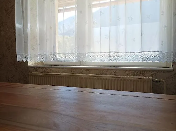 Over The River 別荘 ボヴェツ