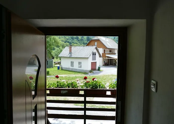 Semesterbostad Over The River